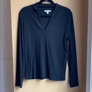 Prologue poly/cotton Black v-neck. Never worn!